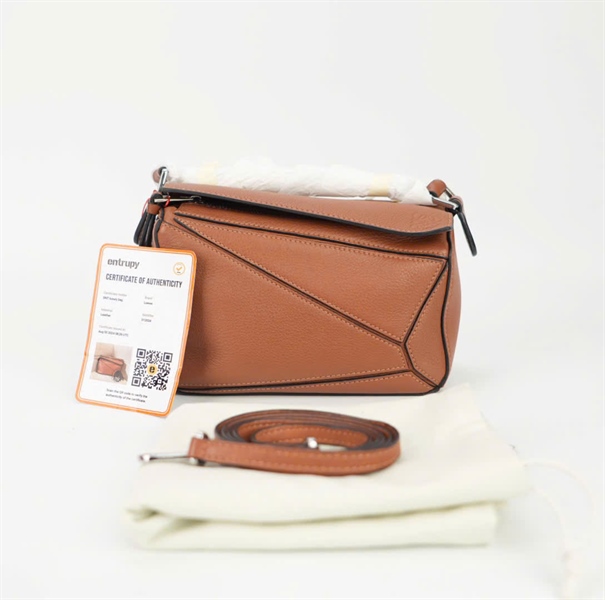 Túi Loewe màu nâu size 12 +