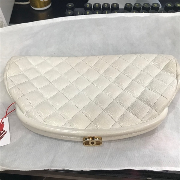 Túi CC cầm tay dáng bầu trắng KG+