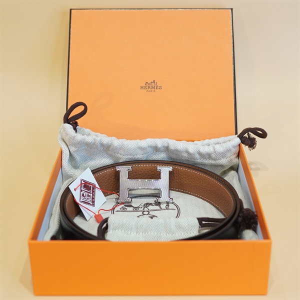 Thắt lưng Hermes đen chốt trắng +