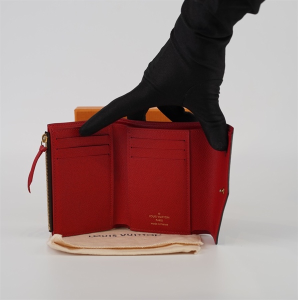 Ví Lv gập 3 hoa nâu nấp vẽ xe+