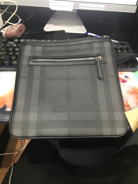Túi đeo chéo BBR kẻ ô xám đen KG+
