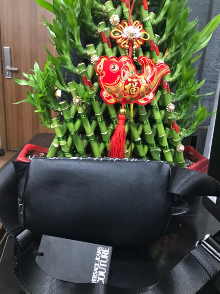 Túi Bao Tử Versace Chữ Trắng KG+