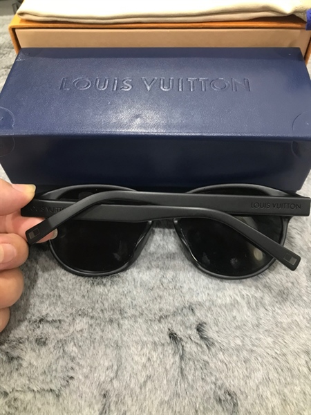 Kính LV Đen+