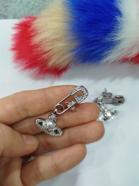 Bông Tai vivienne westwood Kim Băng+