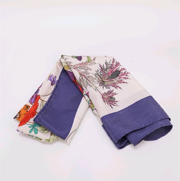 Khăn GG màu xanh dương KG+