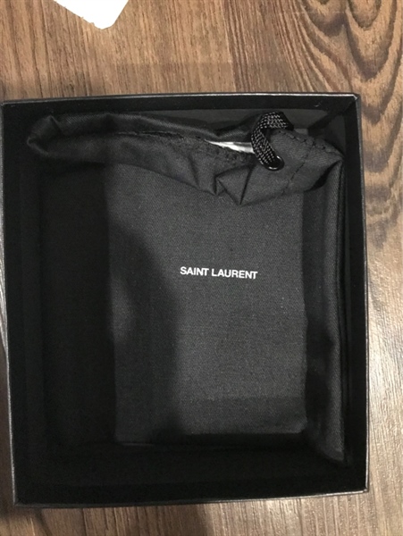 Vòng tay Saint Laurent KG+