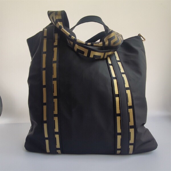 Túi Versace đen vàng kèm poud KG+