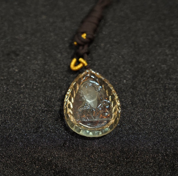 Mặt Chúa thạch anh cắt giác+