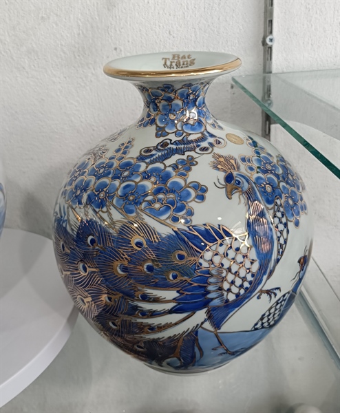 BÌNH SỨ HÚT LỘC CÔNG H22