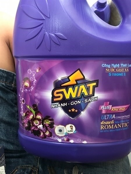 NƯỚC GIẶT XẢ SWAT KHỬ MÙI HƯƠNG HOA THIÊN NHIÊN CAN TÍM 3800ml-duoc-ban-tai-Tạp Hoá Thái Lan