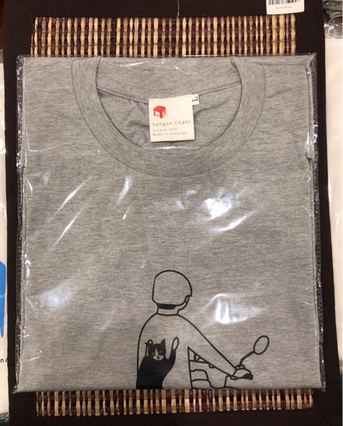 Lサイズ灰色Tシャツ Áo Phông Màu Ghi Size L