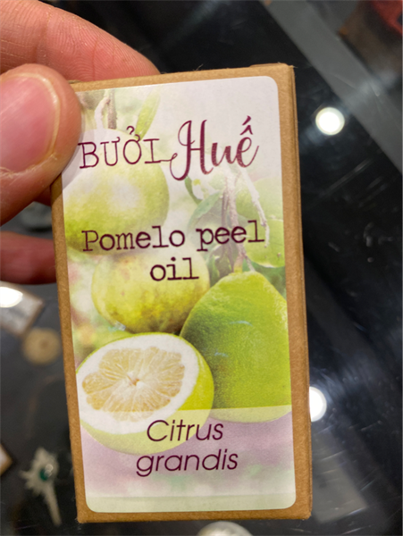 Saola tinh dầu bưởi Huế 10ml サオラ フエ グレープフルーツ エッセンシャル オイル