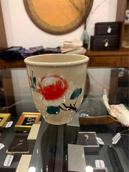Ly Bông Đỏ
