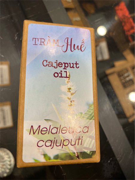 Saola tinh dầu tràm Huế 10ml フエ カジュプト エッセンシャル オイル サオラ