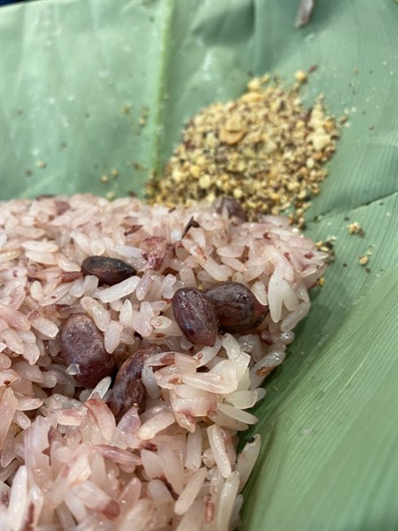 Vietnamese Traditional Sticky Rice ベトナムのソイ 落花生のおこわ(ピーナッツふりかけ付き) Xôi