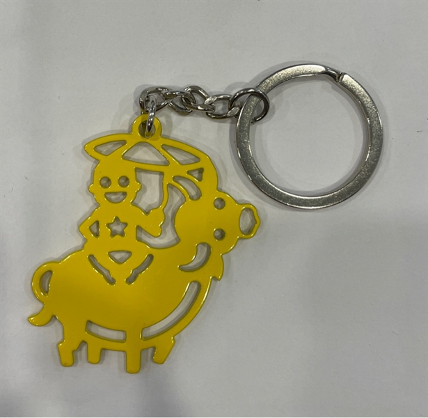 MA key holder con trâu đông hồ vàng