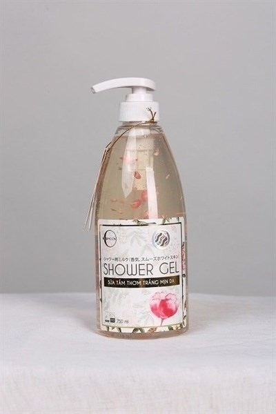 SỮA TẮM THƠM MỊN DA JOJOBA BÔNG HOA NEWMOON 750ML