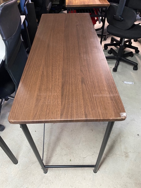 Bàn học dài nâu