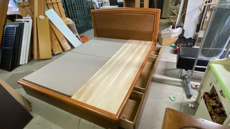 Giường đôi m5 2 ngăn kéo vàng