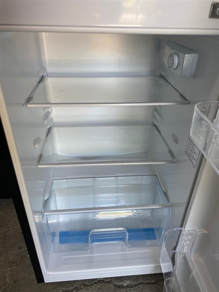 Tủ lạnh 2 cánh hisense