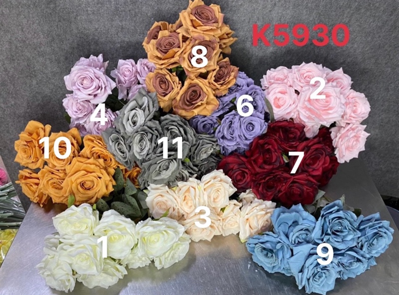 BỤI HỒNG GẤM LÁ CHẤM 9 BÔNG K5930 QS215