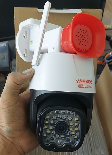 Camera IP WIFI PTZ Yoosee YS20 pro còi hú