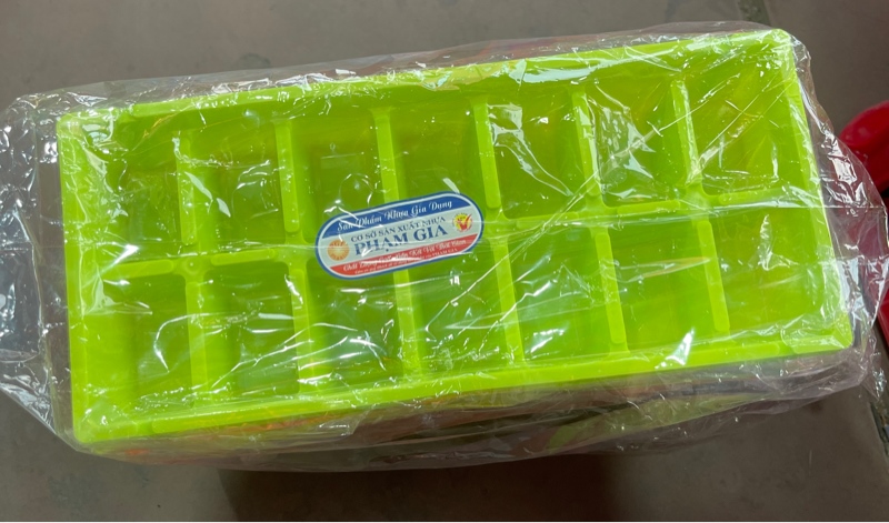 Vỉ làm đá 6 viên Phạm Gia