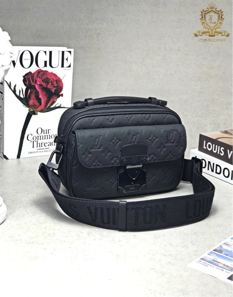 Túi đeo chéo LV S Lock mess mono đen chìm