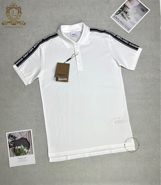 Polo Burberry trắng vạt chữ vai