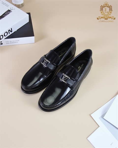 Loafer LV Major đen trơn viền mono