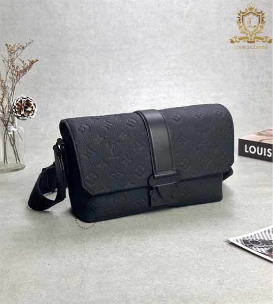 Túi đeo chéo LV S-cape messenger mono đen chìm