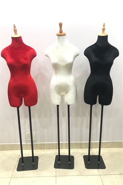 Bán thân nữ có đùi (01)