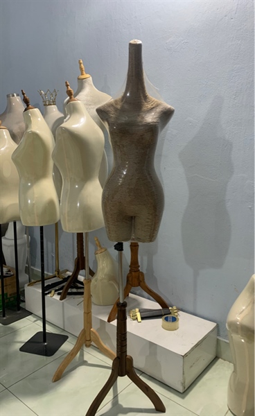 Manocanh bán thân cuốn dây bố