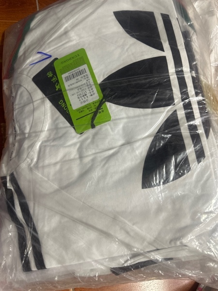 Bộ QC das trắng viền vai