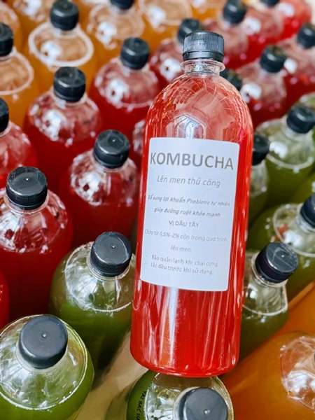 Kombucha đường thốt nốt vị dâu tây 1 lít