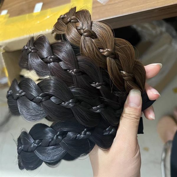 Cài tóc giả thắt bính