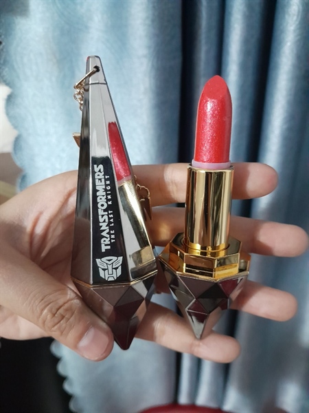 10 Son kim cương có nhũ ánh kim lấp lánh