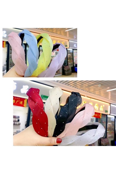 Cài xoắn đính hạt nhũ lấp lánh