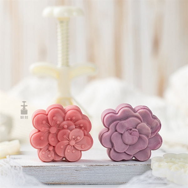 Khuôn trung thu 2 mặt hoa (75g)/ KTT213