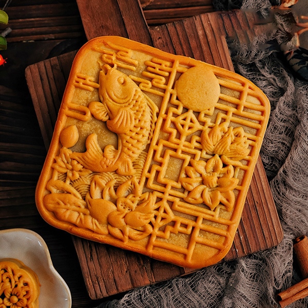 Vuông, Khuôn trung thu Cá chép, hoa sen (600g/ 14cm)