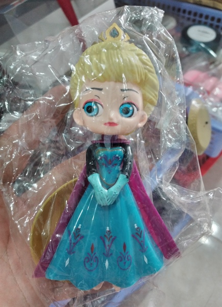 CÔ GÁI HOẠT HÌNH