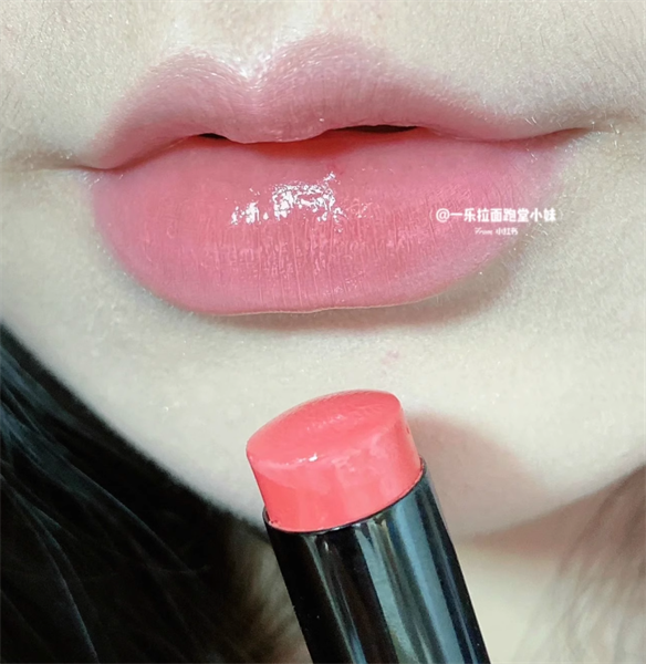SON DƯỠNG DÀNH CHO NAM GIỚI VỚI THIẾT KẾ HIỆN ĐẠI BOY DE CHANEL