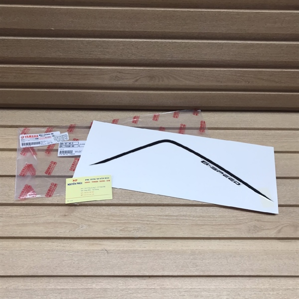 Tem bửng ngoài Ex 155 GP Trắng 00GE trên Phải ( xe Trắng bản thể thao )