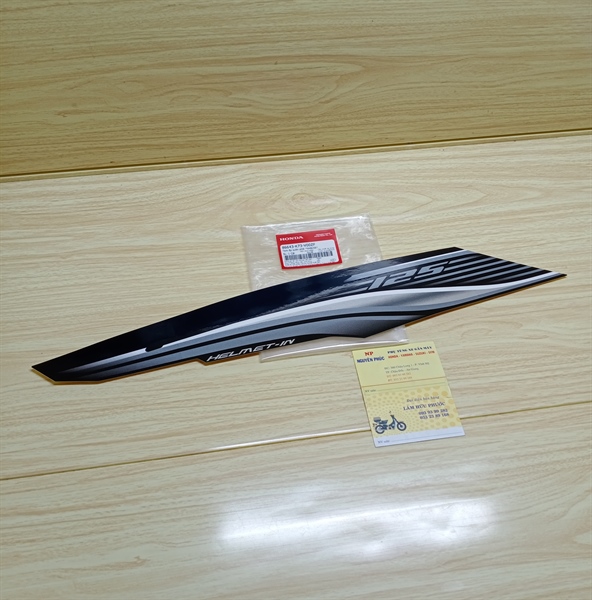 Tem sườn Fu 125 Fi Đen Xám 17 Phải ( xe Đen )
