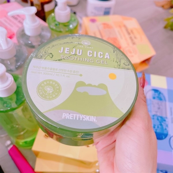 Gel Dưỡng Đa Năng Rau Má Jeju Cica Soothing Gel Pretty Skin 300ml