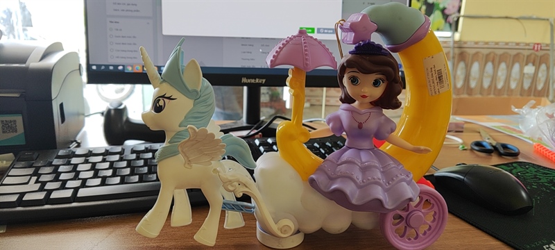 DENNO.2022-Đèn lồng Robot, công chúa, hình thú mới