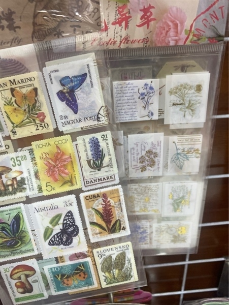 STICKER NHŨ VÀNG 2 TẤM