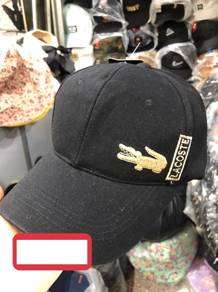 Mũ lưỡi trai hình cá sấu