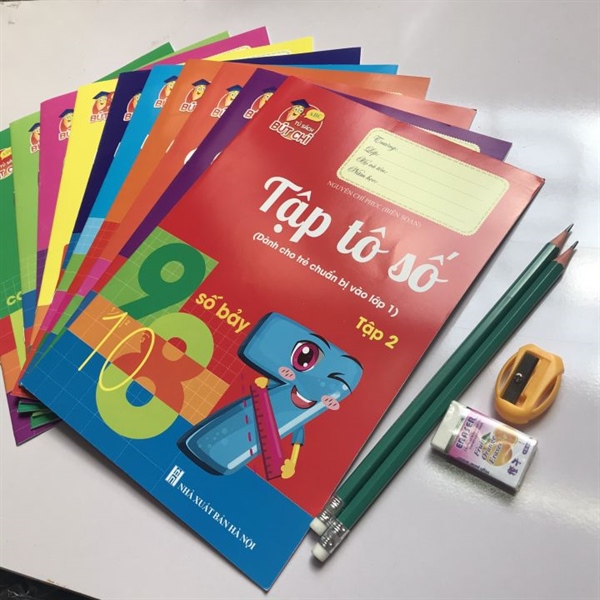 Set sách tô 10 quyển kèm 2 bút chì