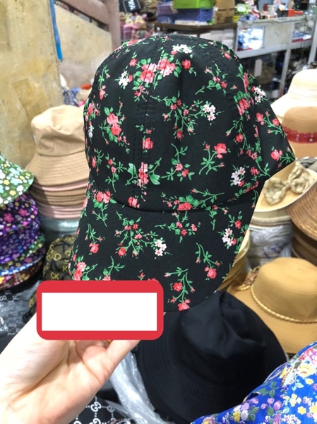 Mũ lưỡi trai vải hoa